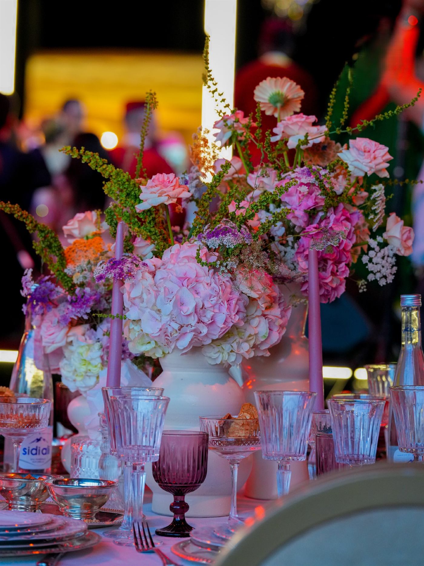 Signature floral composition