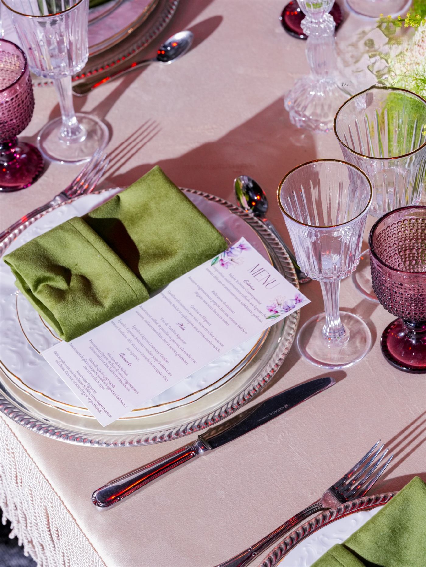 Green napkin and personalised menu