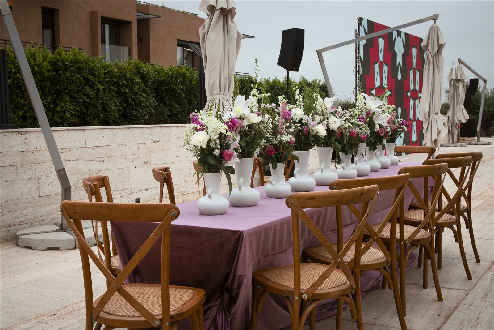 Table champêtre dressée en extérieur — DARSANA Events